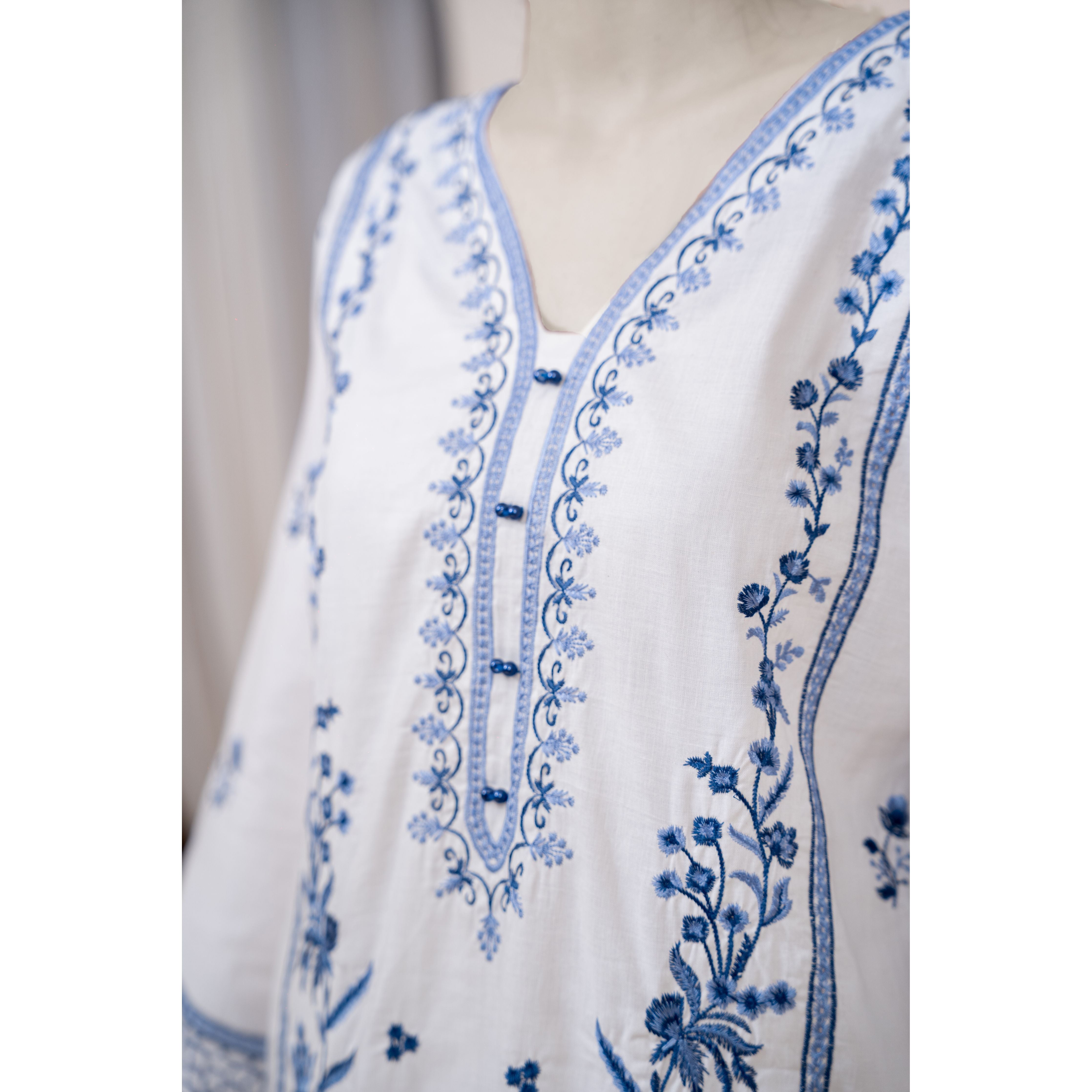 Pakistani outfits for Girls